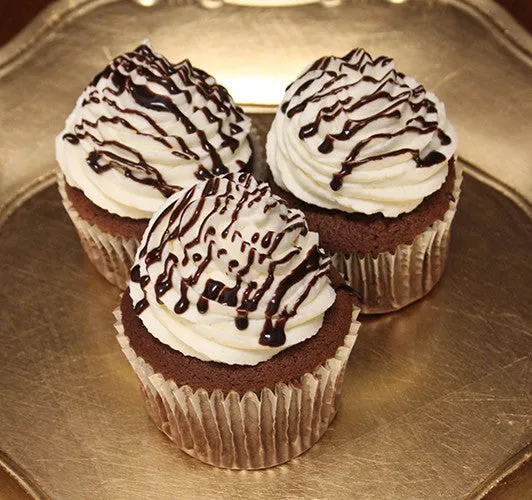CC-006 Display Chocolate whipped cream Cupcake