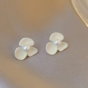 Super Fairy Cream White Earrings Ins Pearl Flower Simple 925 Silver Needle Earrings